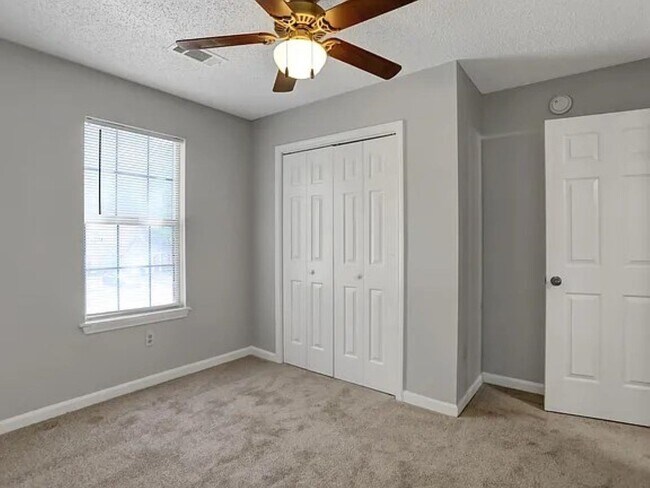 Building Photo - 3621 Sunray Cove