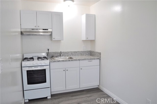 Foto del edificio - 21808 Walnut Ave