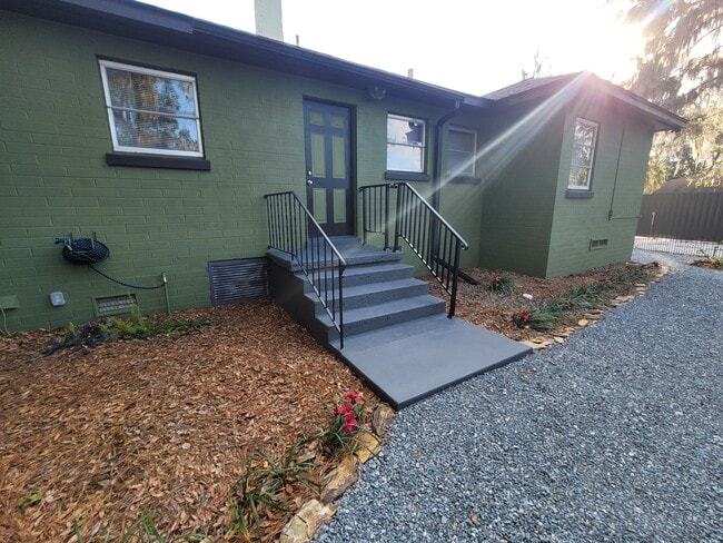 Foto del edificio - 5321 NE 29th St