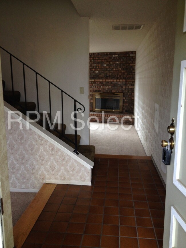 Foto del edificio - 256 Sunnyside Ct