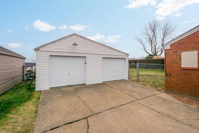 Building Photo - CHECK OUT THIS CHARMING 1 BEDROOM RANCH WI...