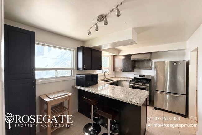 Building Photo - Spacious 3-Bedroom Main Floor Home in Scar...