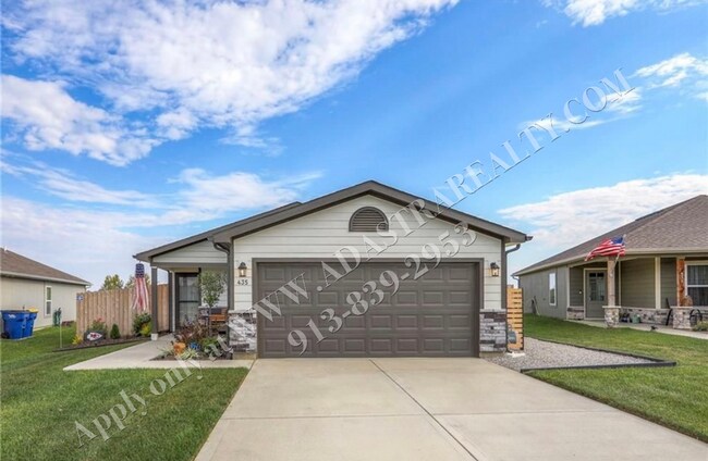 Foto del edificio - Brand NEW!! Spacious 3 Bed 2 Bath Home in Tonganoxie-Coming Soon!!
