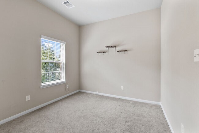 Foto del edificio - 2666 Cedar Path Ln