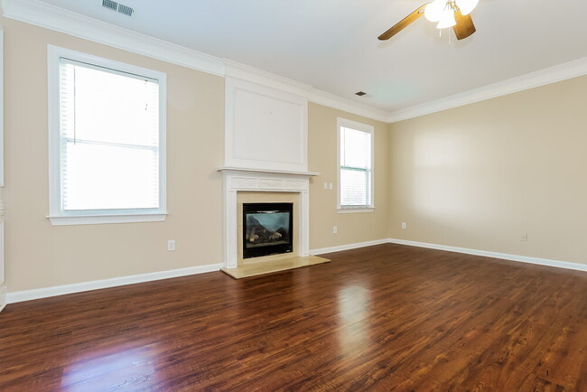 Building Photo - 151 Oak Haven Dr