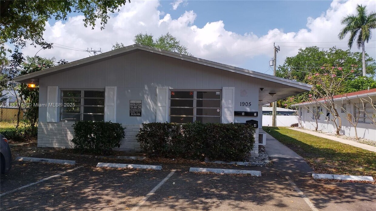 Foto principal - 1905 Miami Rd