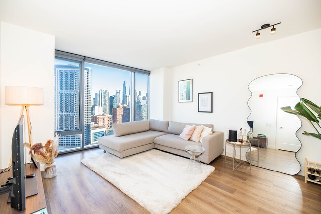 Building Photo - 350 N Canal St