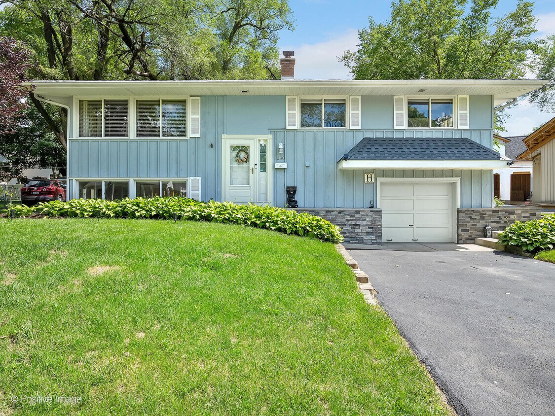 Foto principal - 230 Elmwood Dr