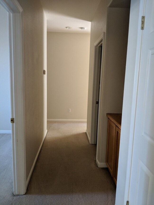 Building Photo - 3 br, 2 bath House - 3961 Shaker Run Circle