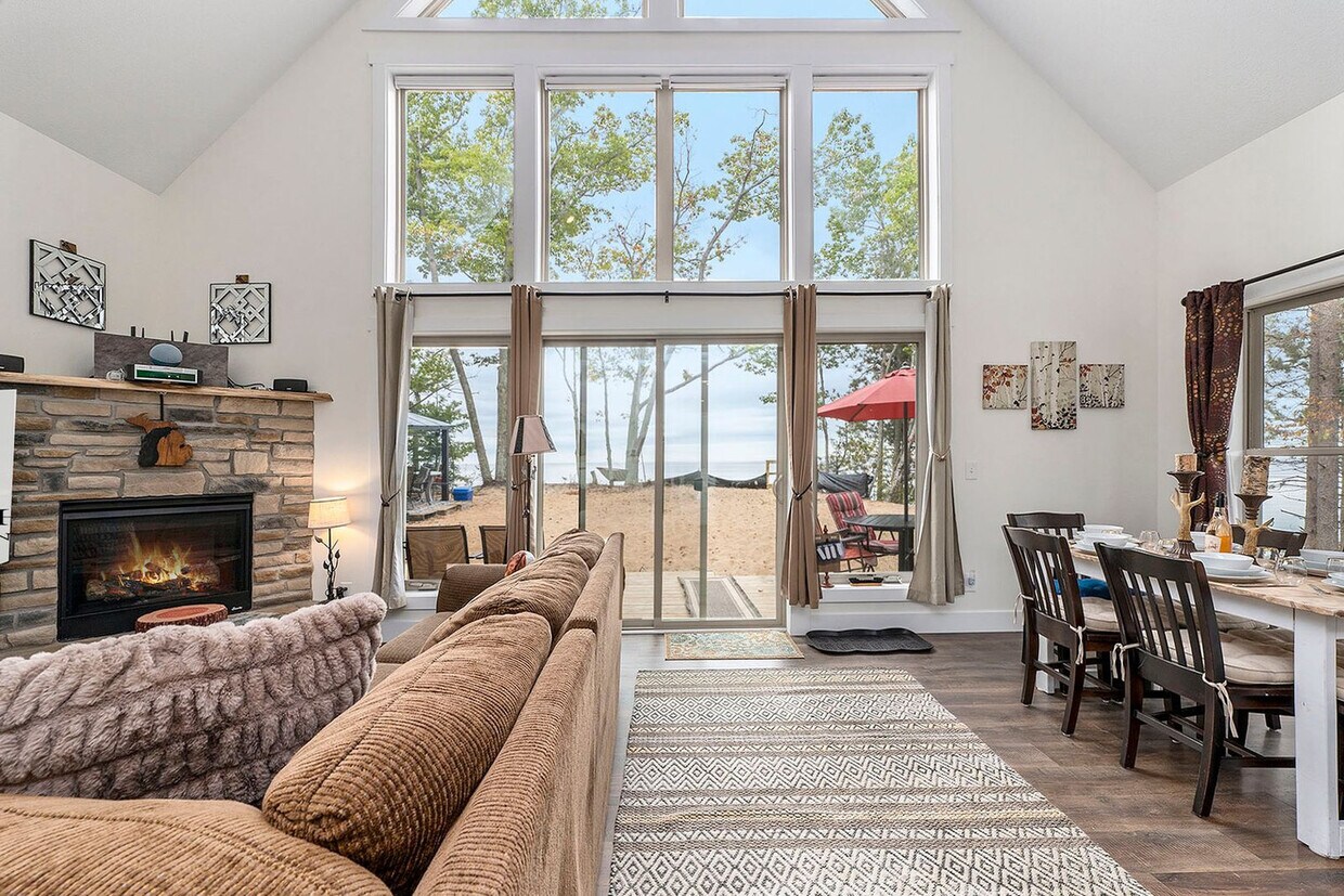 Foto principal - 18396 Alma Rd
