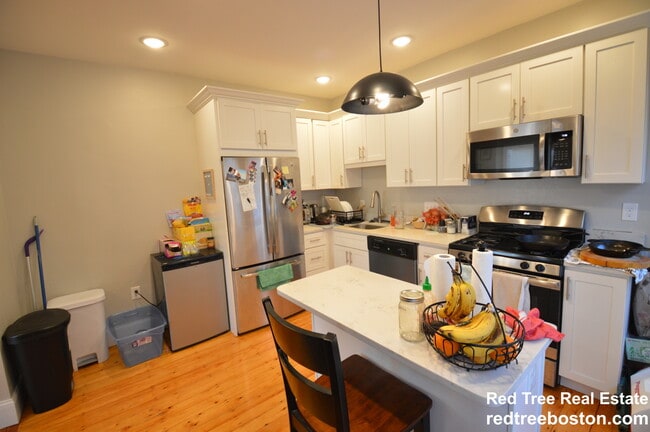 Photo - 394 Centre St Apartment