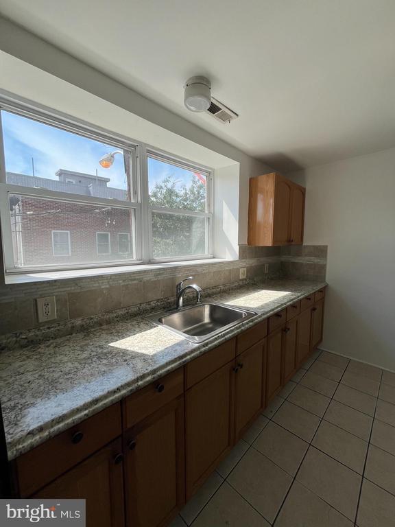 Foto del edificio - 1218 Mifflin St