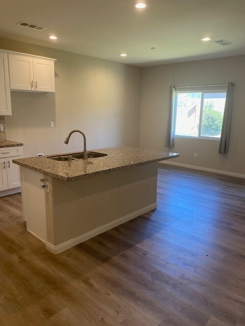 Foto del edificio - 8606 Littleton St