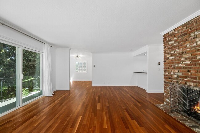Foto del edificio - 404 San Vicente Blvd