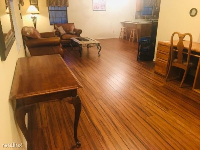 Foto del edificio - 1 br, 1 bath Apartment - 101 Gates Drive