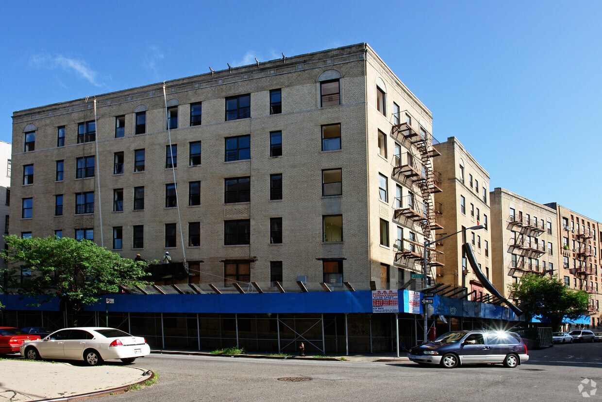 Foto principal - 1705 Andrews Ave