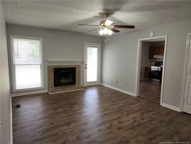 Foto del edificio - 6496 Applewhite Rd