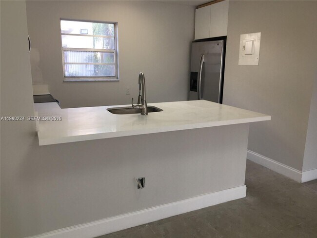 Foto del edificio - 7765 SW 86th St