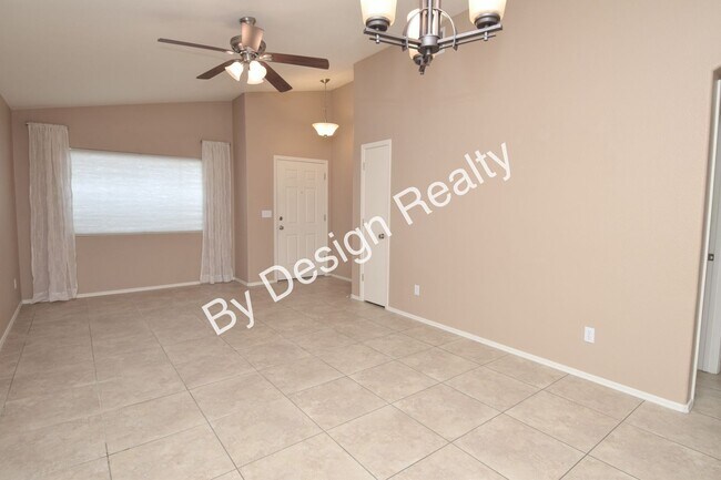 Foto del edificio - Corner Lot 3 Bed 2 Bath Home Near El Conquistador Golf