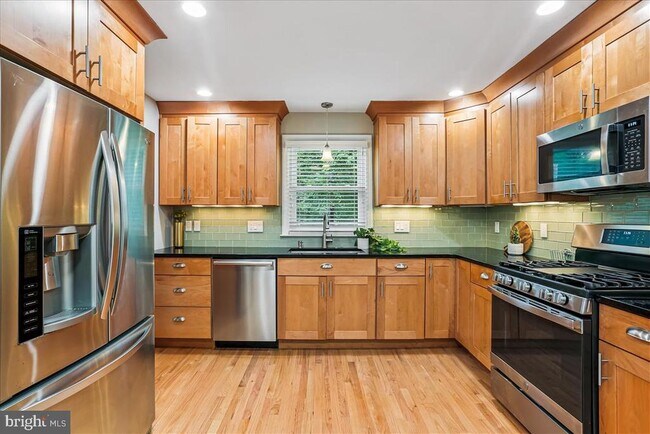 Foto del edificio - 8910 Bradford Rd