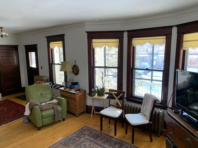 Sala de estar - 2545 Pillsbury Ave S