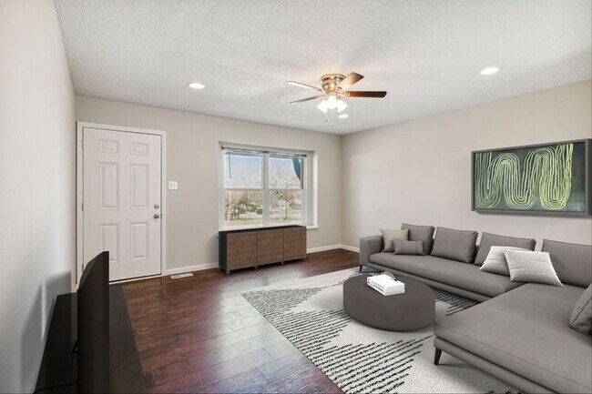 Foto del edificio - 32 Orchard Hills Dr