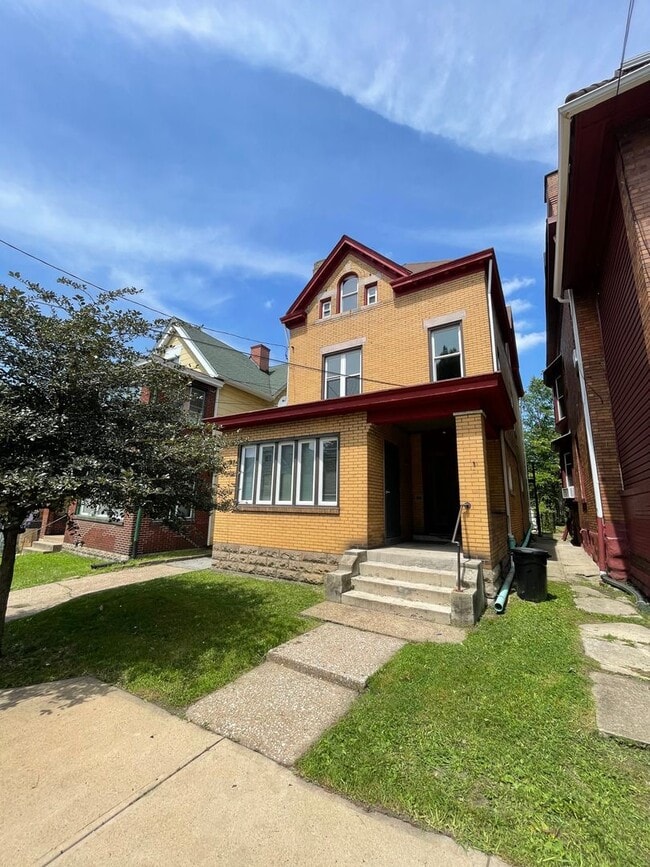 1st Fl 2 Bed/1 Bath Wilkinsburg Unit - 1st Fl 2 Bed/1 Bath Wilkinsburg Unit Apartment