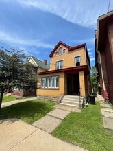 Building Photo - 915 South Ave