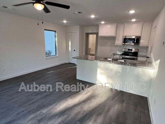 Building Photo - 2526 S Fannin Ave