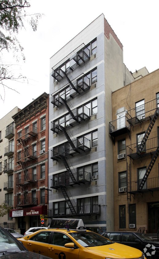 Primary Photo - 225 E 82nd St