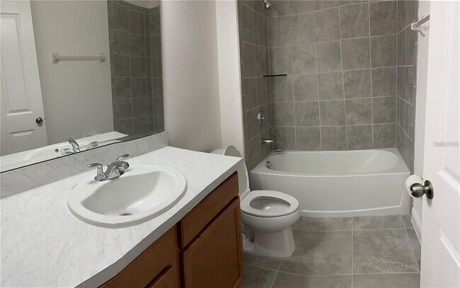 Foto del edificio - 5055 Tibet Ct
