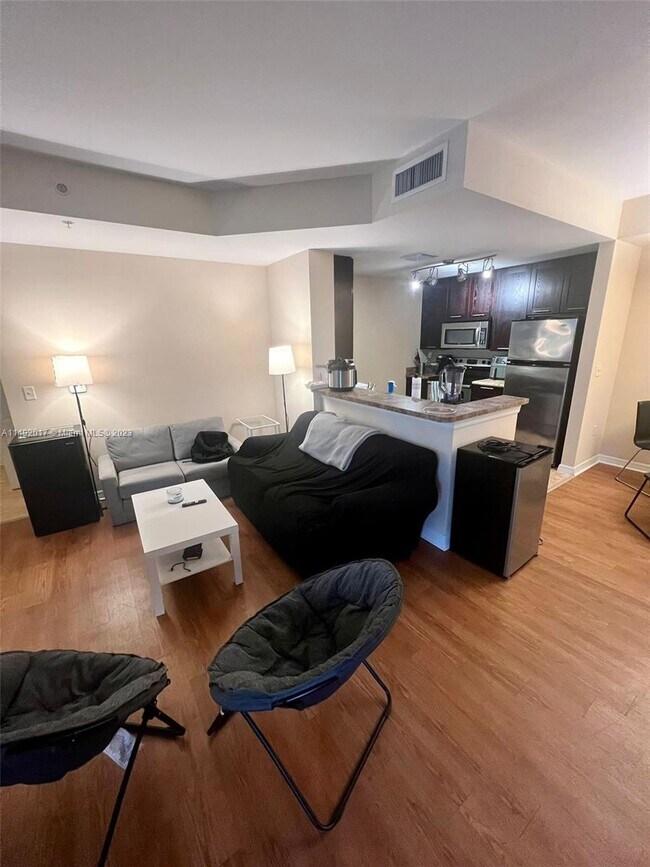 Foto del edificio - 6600 SW 57th Ave