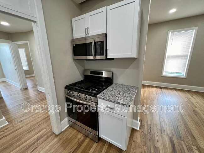 Photo - 502 William St Apartment