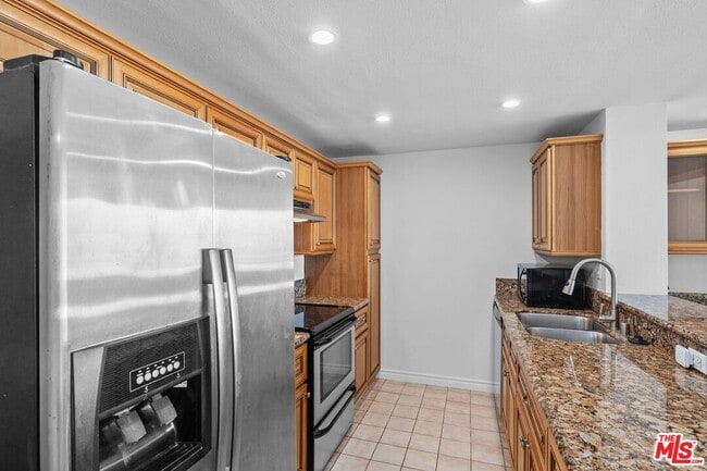 Building Photo - 10535 Wilshire Blvd