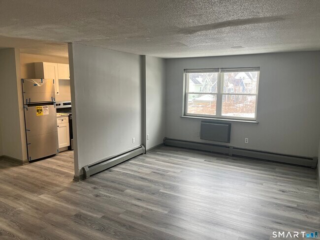 Foto del edificio - 32 Cook Ave