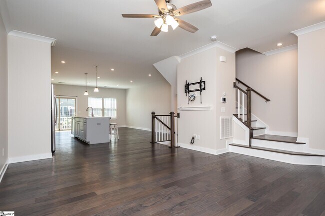 Foto del edificio - 6 Itasca Dr