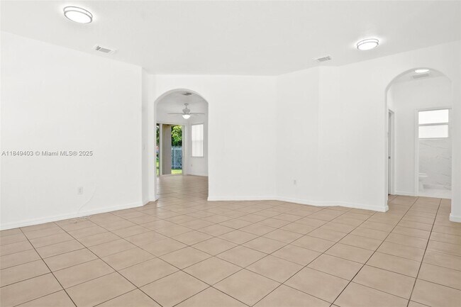 Foto del edificio - 10902 SW 242nd St