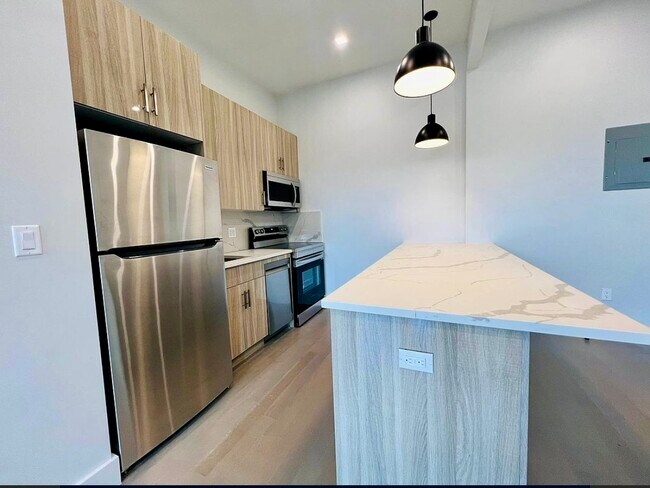 Foto del edificio - 918 Seneca Ave