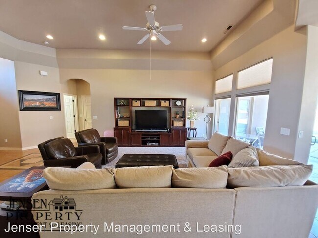 Building Photo - 1779 N Palo Verde Dr
