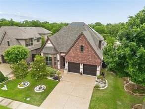 Building Photo - 8212 Oakwood Dr