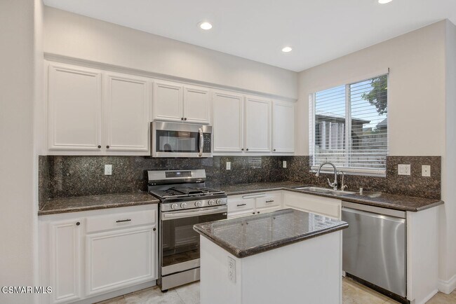 Foto del edificio - 1759 Watercrest Way