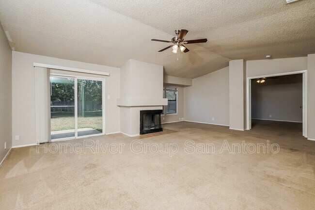 Foto del edificio - 11642 Spring Rain Dr