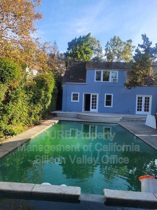 Building Photo - 659 S 15th St