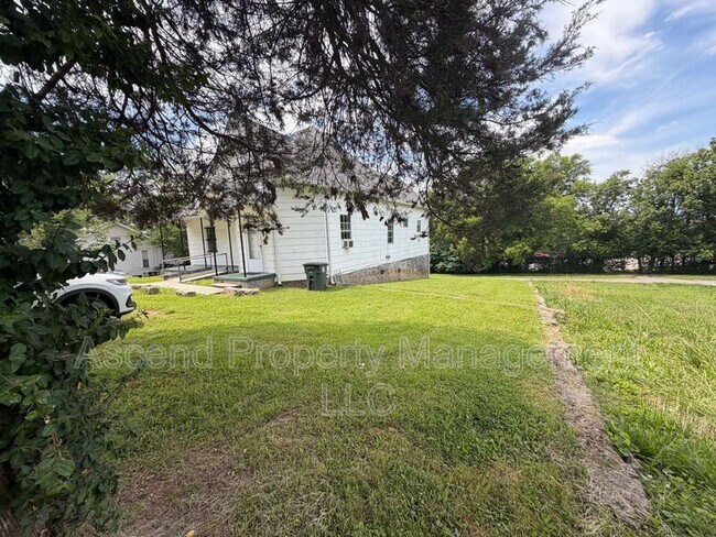 Foto del edificio - 3503 Dodson Ave