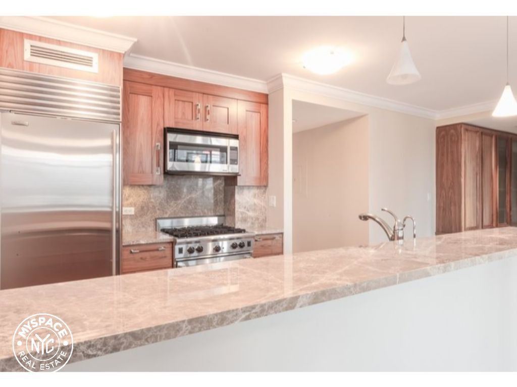 Primary Photo - 30 W 63rd St.