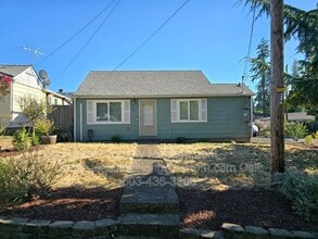 Building Photo - 1740 SW 12th Ave
