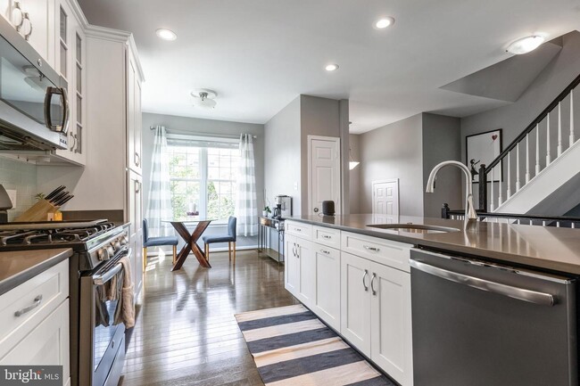 Foto del edificio - 2913 Fairfax Metro Ln