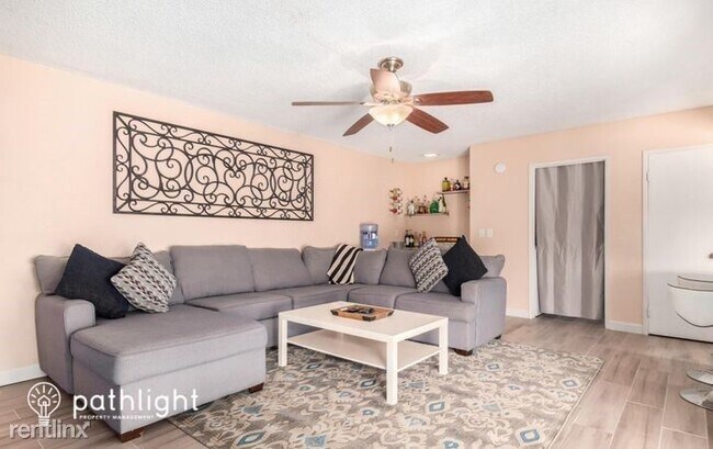 Foto del edificio - 4 br, 2 bath House - 4333 Ruth Avenue UNIT