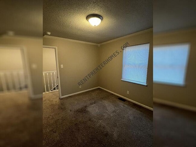 Building Photo - 7012 Comanche Dr