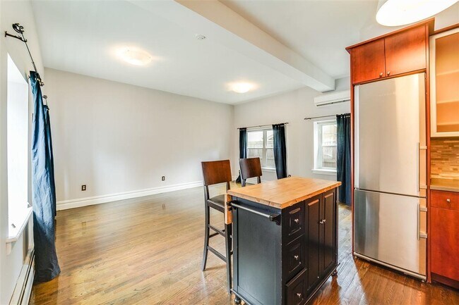 Foto del edificio - 156 7th St